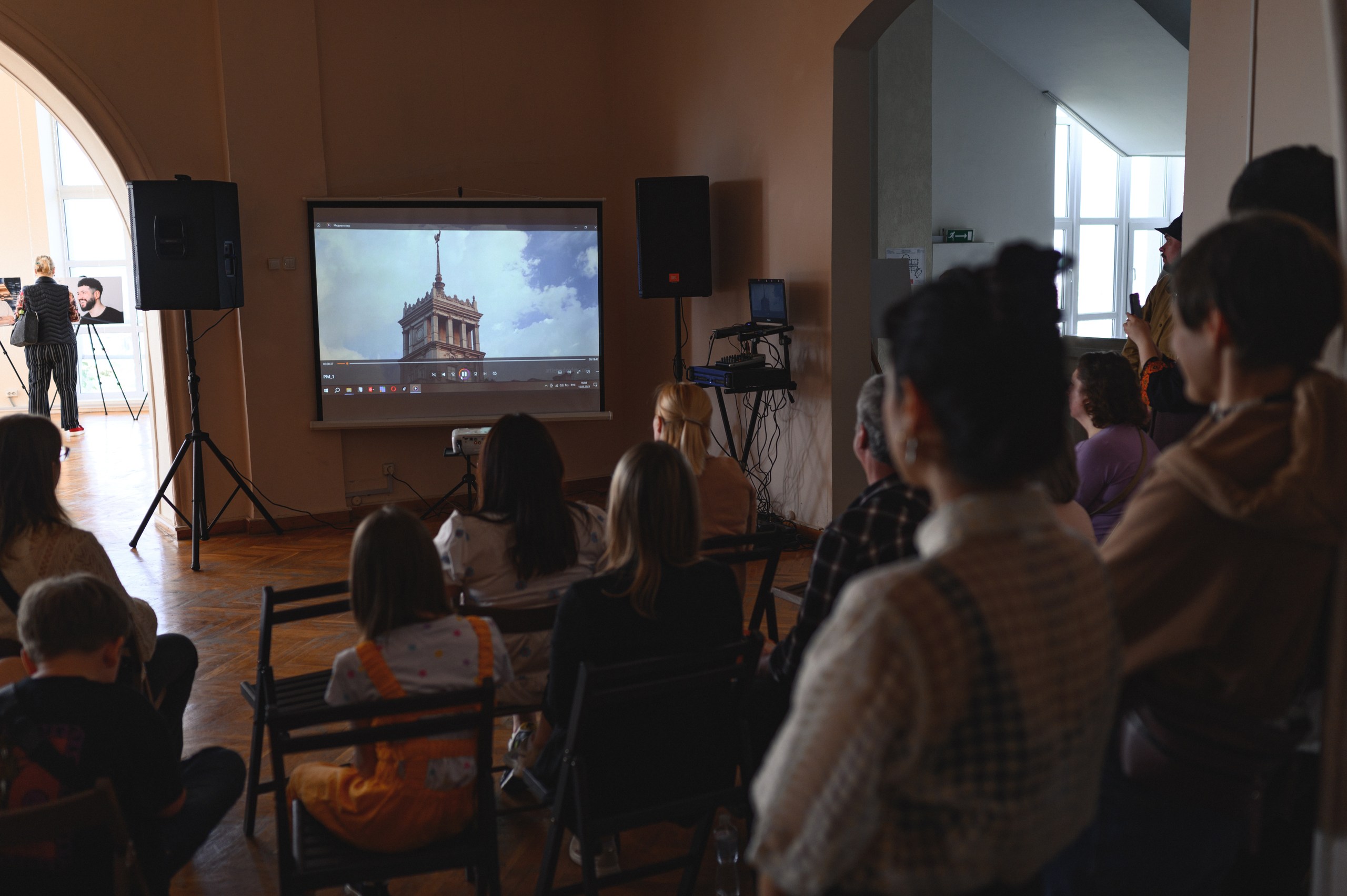 Портрети Маріуполя: у відкритому доступі з’явився документальний фільм про проєкт